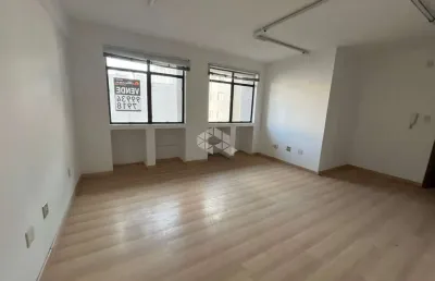 Sala comercial em  ótima localização no bairro floresta