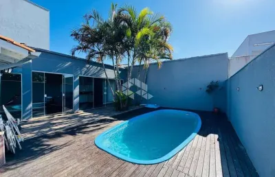 Sobrado com piscina e 3 dormitórios sendo 1 suíte master com closet e sacada  130 m² a venda no ingleses r$ 980.000,00