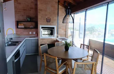 Casa ampla 3 andares com 4 banheiros em florianópolis/sc