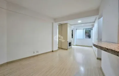 Apartamento de 1 dormitório, elevador no bairro bom fim.
