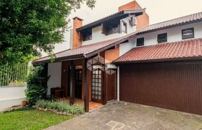 Casa 03 dormitórios, suite, 246,72m², no  bairro tristeza