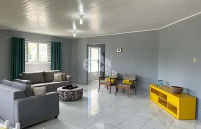 Casa térrea com 3 dormitórios no bairro novo esteio