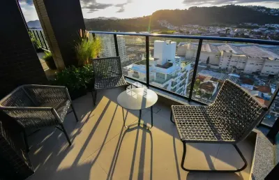 Apartamento 2 quartos sendo1 suíte 2 vagas e área de lazer completa no kobrasol