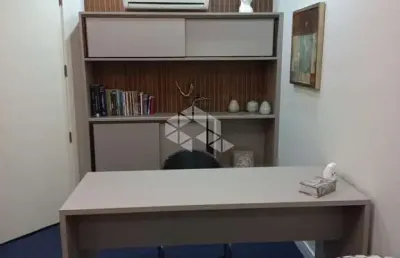 Sala comercial em  prédio revitalizado, ponto estratégico.