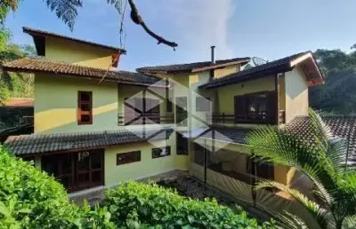 Sobrado  a venda no condominio imperial na serra da cantareira com 04 quartos (3 suítes) e 04 vagas