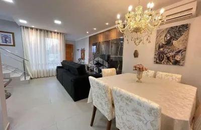 Casa com 3 quartos (2 suítes), piscina e fino acabamento na hípica - próxima ao zaffari!