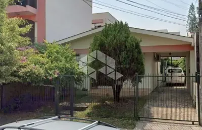 Casa á venda de 3 quartos, 1 suíte, 3 vagas de garagem  perto do shopping iguatemi!