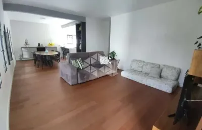 Casa térrea isolada, 150m², pronta para morar - próxima ao metrô parada inglesa!