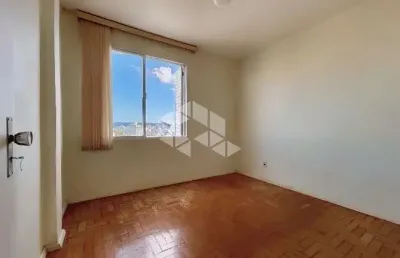Apartamento de 2 quartos com 1 vaga de garagem no bairro cidade baixa em porto alegre/rs.