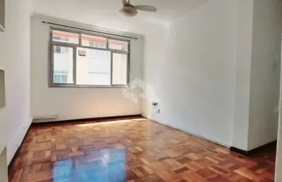 Apartamento de 2 quartos desocupado próximo ao carrefour