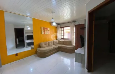 Casa em condomínio com 2 quartos, 1 vaga coberta, no bairro vila cachoeirinha, cachoeirinha