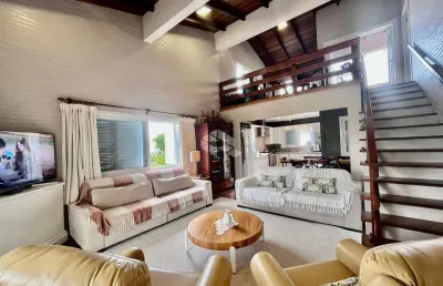 Casa à venda em rainha do mar, xangri-lá, com 5 quartos (3 suítes), piscina e vista para o mar