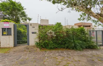 Casa para familia toda nos 3 figueiras,  uma quadra do colégio farroupilha