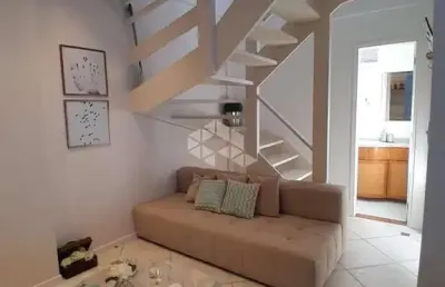 Cobertura semimobiliada com vista para o mar em jurerê internacional!