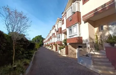 Casa em condomínio com 03 dormitórios sendo 01 suite - bairro tristeza