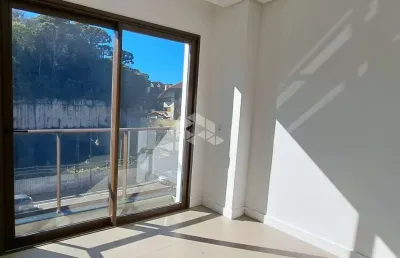 Apartamento 2 suítes + lavabo, com 75,35m², no centro de gramado, a poucos metros da rua coberta