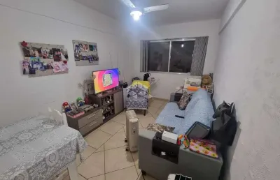 Excelente apartamento com 1 dormitório, andar alto, living 2 ambientes, silencioso, arejado, iluminado, elevador, portaria 24h e bem localizado