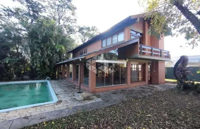 Belíssima residência com estilo de construção rústico.