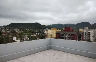 Apartamento/cobertura com 03 dormitórios no bairro menino jesus em santa maria.