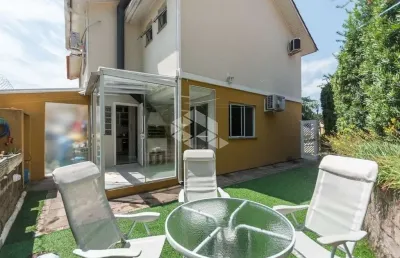 Casa em condomínio a venda 3 dormitórios com suíte e duas vagas em condomínio com toda infra