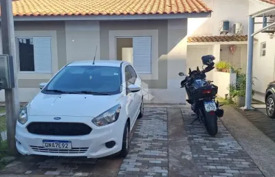Casa com pátio, condomínio fechado, 3 dormitórios, sala, cozinha, banheiro e 2 vagas de garagem no bairro são josé