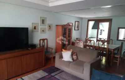 Casa em condomínio com 3 dormitórios no bairro tristeza.