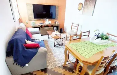 Apartamento 2 dormitórios central, próximo a parada da ufsm