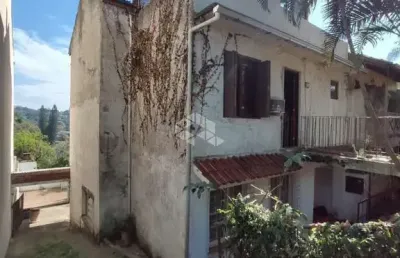 Casa no bairro santa teresa, junto a nova perimetral e ao bairro menino deus.