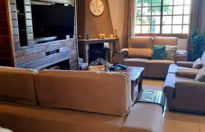 Casa a venda com 02 dormitórios com 02 suítes no jardins do prado porto  alegre