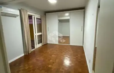 Apartamento à venda com 1 quarto e 1 vaga na avenida independência em porto alegre
