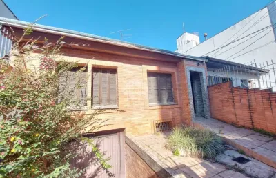 Casa à venda com 3 dormitórios no bairro bela vista.