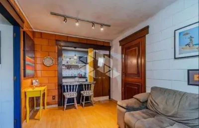 Apartamento com 2 dormitórios e 2 vagas de garagem cobertas no bairro tristeza.