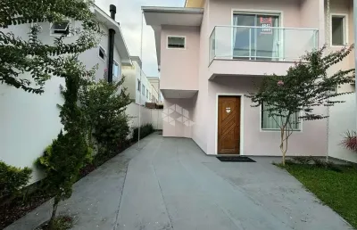 Casa semimobiliada com 3 quartos, 1 suíte e 2 vagas de garagem no bairro bela vista palhoça/sc