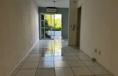 Casa em condomínio com ótima estrutura, 2 dormitórios (2 suíte), 2 vagas - perto de metrô, escolas e hospitais