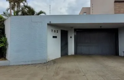Casa com 2 quartos para alugar na Rua Sérgio Djalma de Hollanda, 782, Parque São Paulo, Cascavel