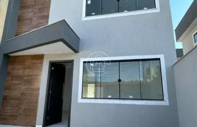 Duplex com 3 quartos sendo um térreo e duas suítes no village