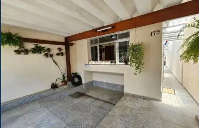 Casa 3 quartos 2 banheiros e 1 vaga   sáude    são paulo