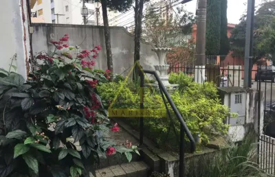 Casa com 3 quartos para alugar na Rua das Camélias, --, Mirandópolis, São Paulo