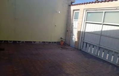 Casa com 2 quartos para alugar, 1 m² por r$ 2.400/mês