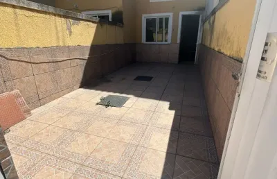 Casa no jardim letícia, 2 quartos, com garagem, ao lado do supermercado leve mais