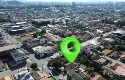 Terreno à venda no Oficinas, Tubarão 