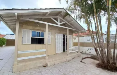 Casa para aluguel, 3 quartos, 3 vagas, passo do gado - tubarão/sc