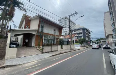 Casa com 4 quartos para alugar no Centro, Tubarão 