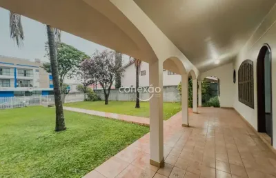 Casa para locação sozinha no terreno com 1.000m² de terreno, com 1 suíte + 3 quartos, centro - toledo/pr