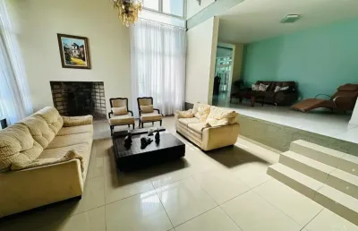Casa residencial de 279m² com 5 quartos em coqueiros
