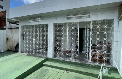 Casa com 3 quartos para alugar na Rua General Abreu e Lima, 238, Rosarinho, Recife