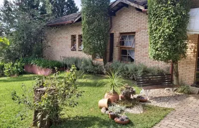Casa rústica à venda no condomínio arujazinho i,ii e iii!!!