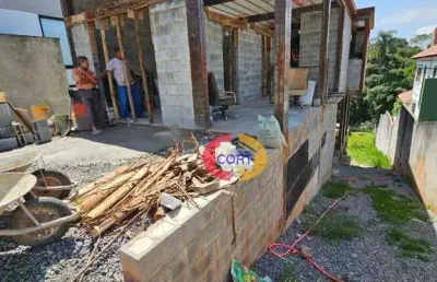 Casa em construção à venda no condomínio arujazinho i, ii e iii!