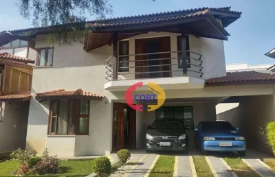 Imóvel convidativo ao aconchego à venda em condomínio de arujá!!!