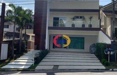 Casa de 300m² com piscina e hidromassagem á venda em condomínio de arujá!!!